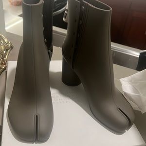 margiela rubber tabi -grey